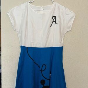 Womans blue white and black short sleeve dress size 2 XL